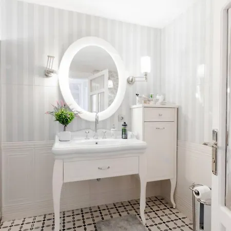 Oeduellue Tarihi Evi Terasli Apartament İzmir