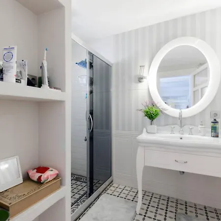 ödüllü Tarihi Evi Teraslı *