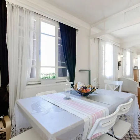 Oeduellue Tarihi Evi Terasli Apartment Izmir